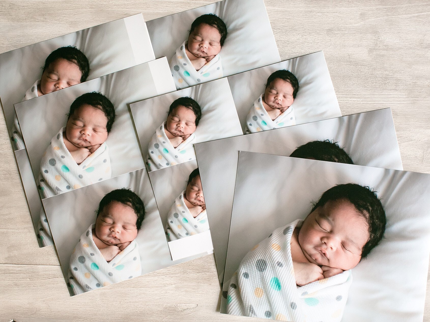 Six sheets of photo prints demonstrating different print size options.