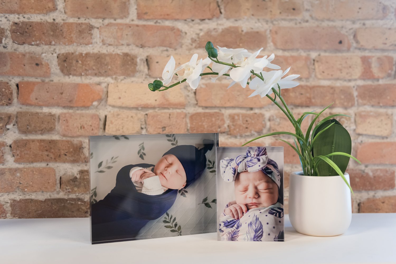 Side by side comparison of an 8x10 and 5x7 acrylic block